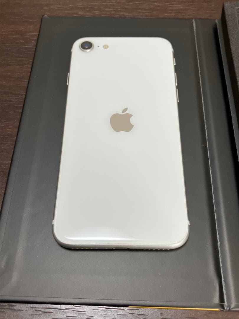 iPhone SE 第2世代 64GB ホワイト simフリー