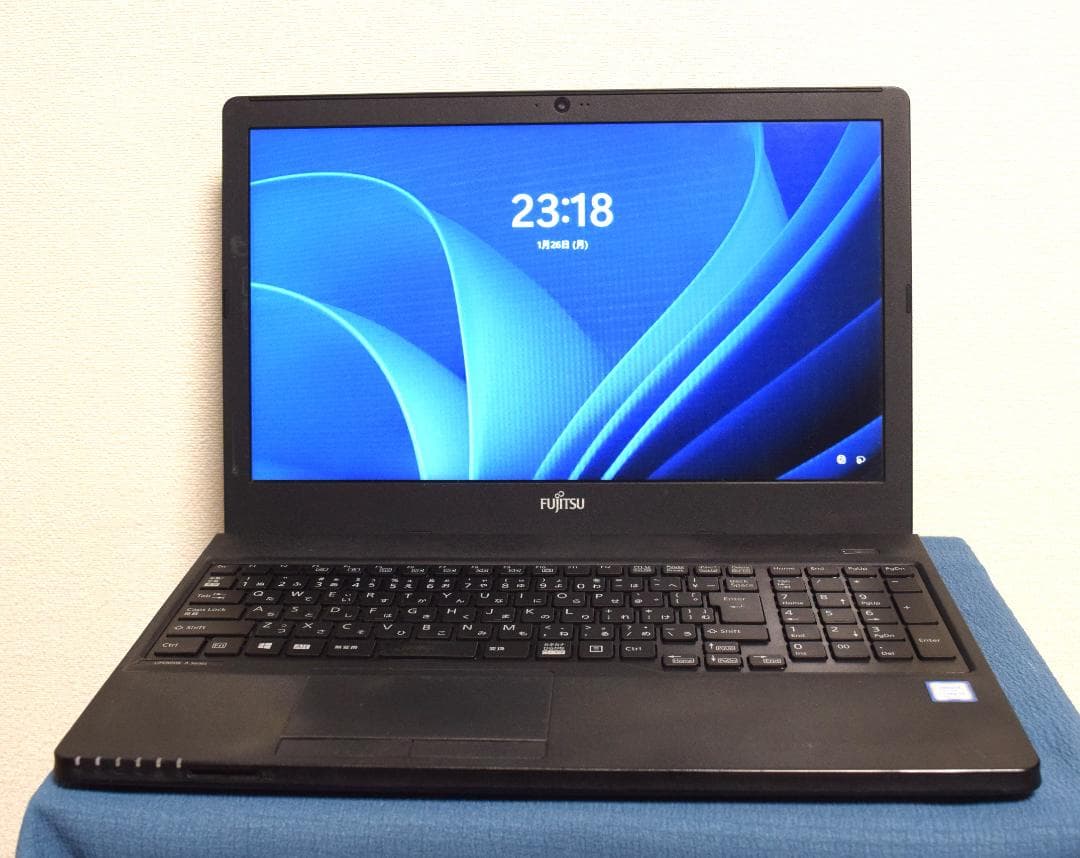 富士通高性能8世代i3最新Windows11メモリ4GB高速SSD240GB