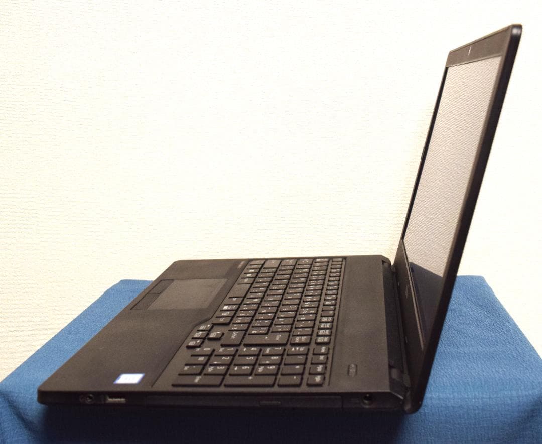 富士通高性能8世代i3最新Windows11メモリ4GB高速SSD240GB