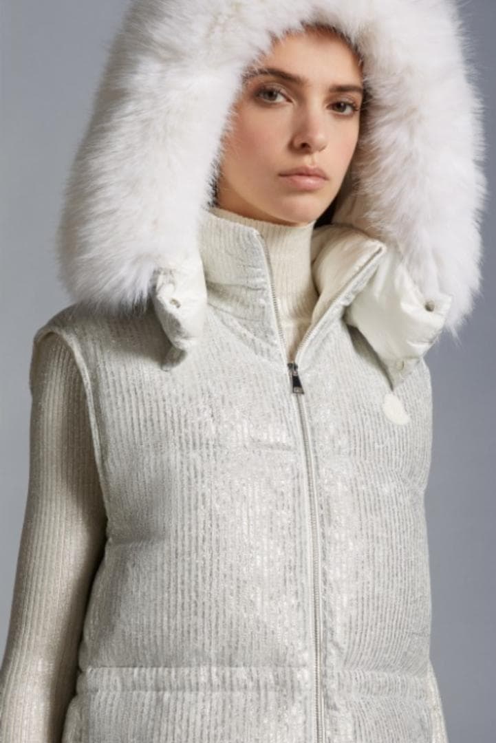 新品未使用タグ付★MONCLER★2024★Mergule★ファー★ダウンベスト