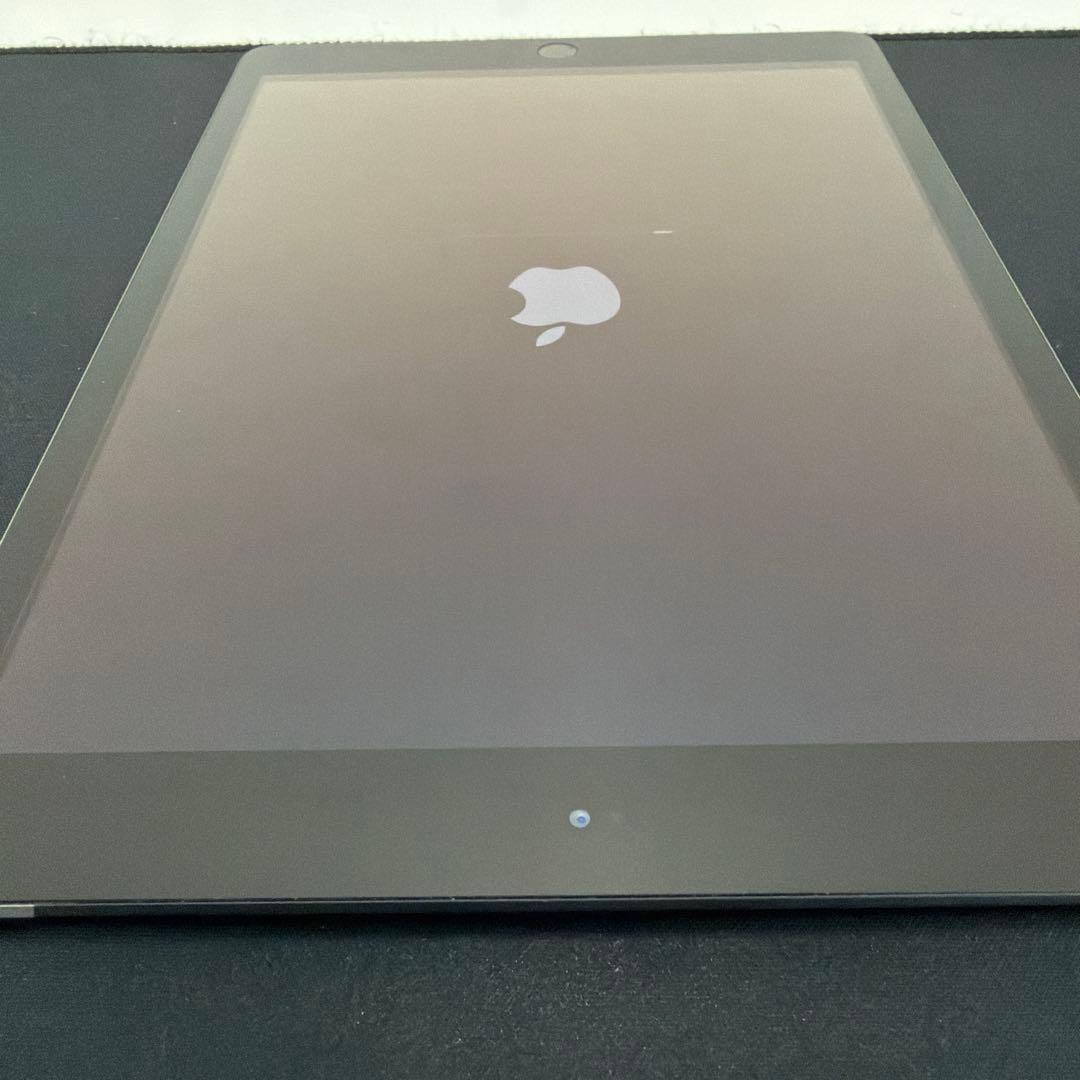 ipad 本体　8世代　32GB セルラー