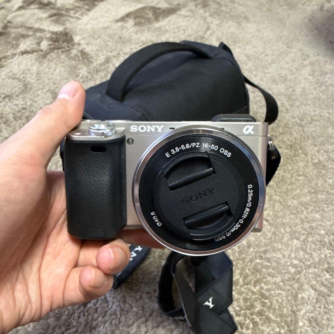 ソニー Sony α6000 ダブルズームレンズキット + 単焦点レンズ