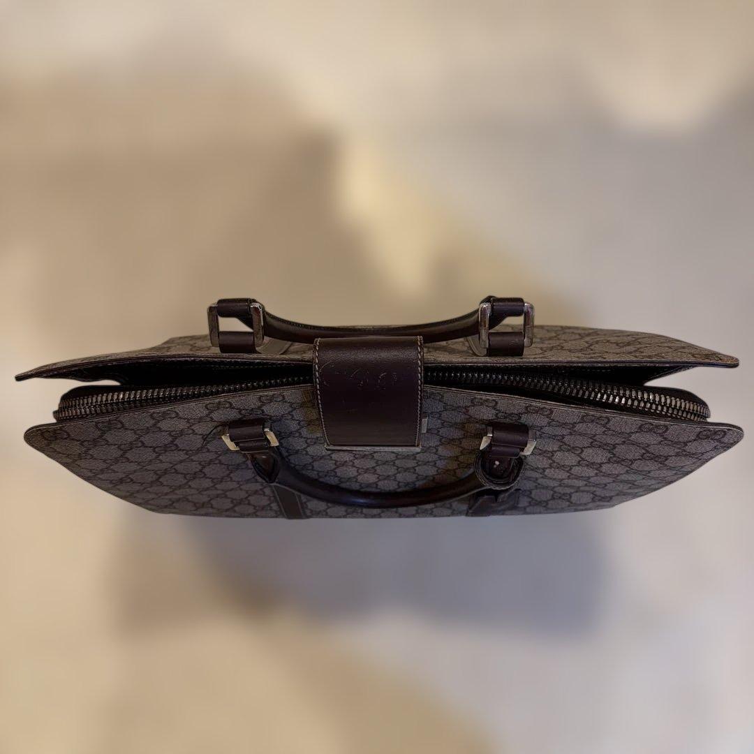 美品　グッチ　Gucci GGパターン ビジネスバッグ　ノートパソコン収納