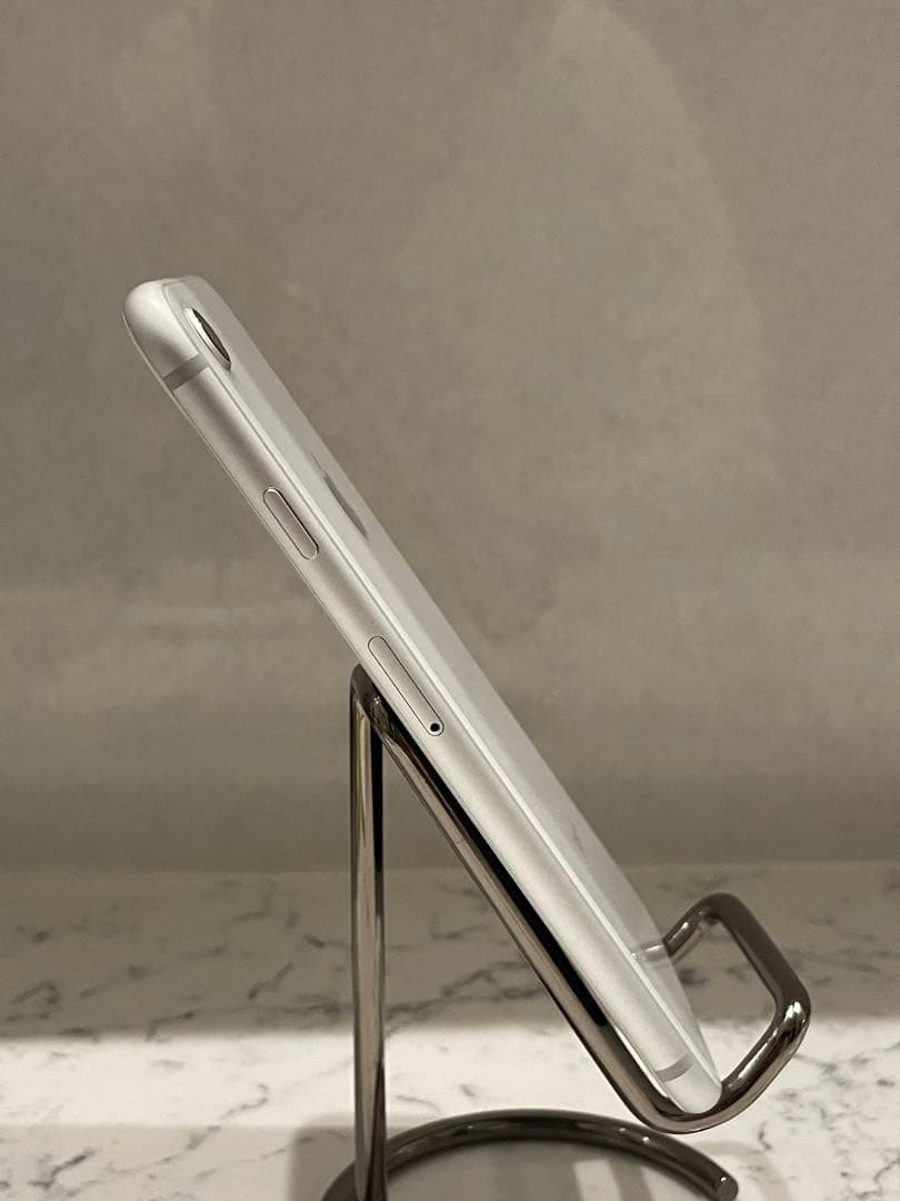 【美品】iPhone8 SIMフリー 64GB