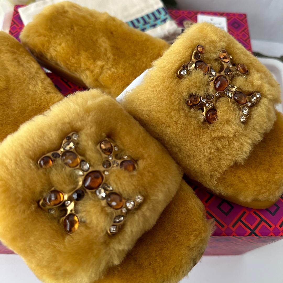 トリーバーチ　ビジュ　ムートンサンダル　新品未使用