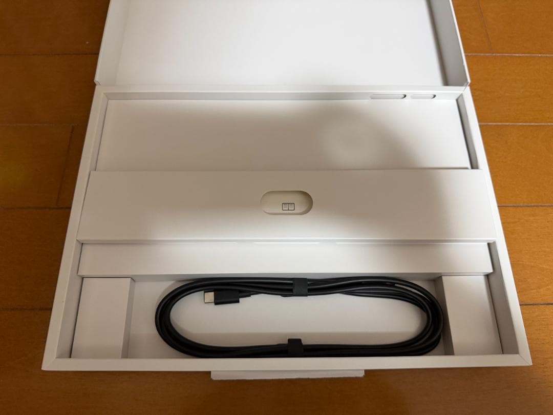 t*4様 Surface Pro 12インチ 16GBメモリ・512GB　プラチ