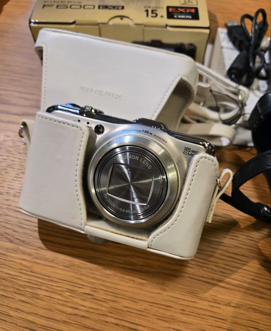 FINEPIX F600EXR FUJIFILM 富士フイルム 【動作確認済み】