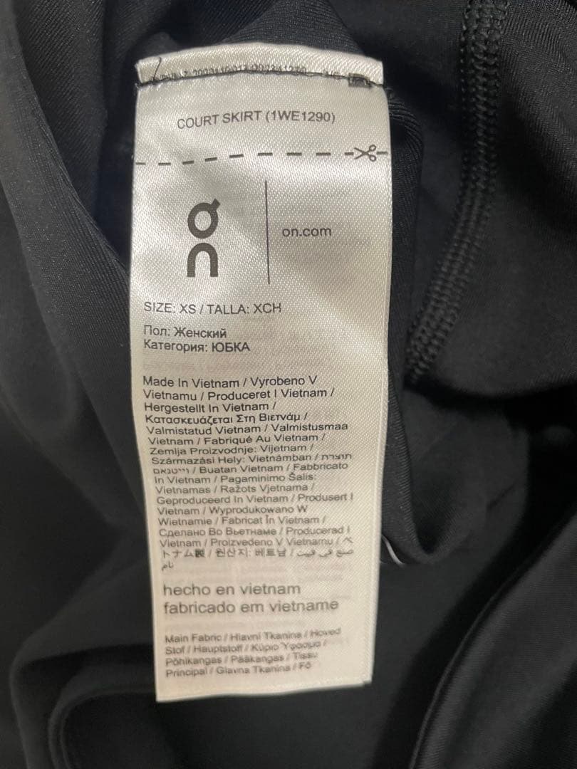 【新品未使用】On オン　Court Skirt テニススコート　XS ブラック