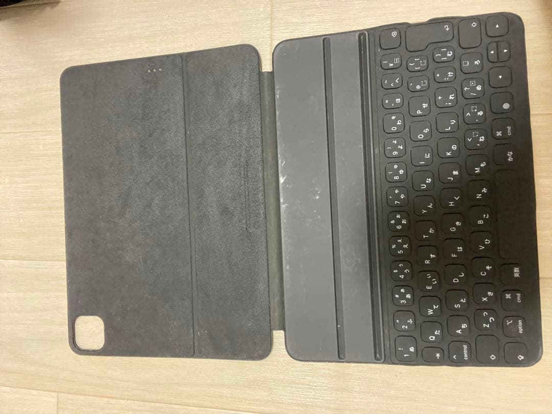 iPad Air (第5世代) ジャンク品 （水没）純正キーボード（使用可能）