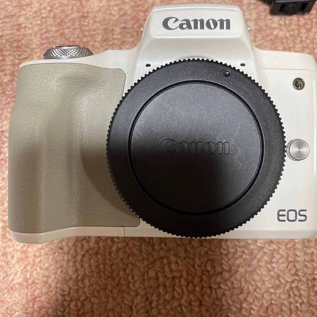 Canon EOS Kiss M ホワイト 2本レンズ付き
