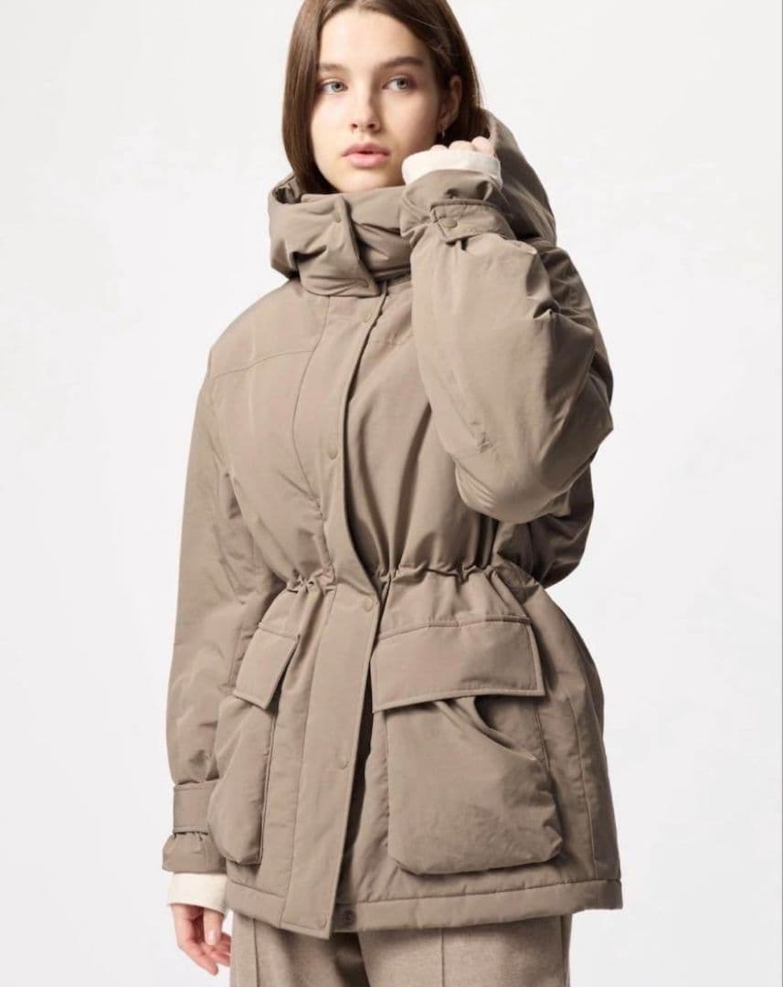 予約品　新品 ユニクロハイブリッドダウンコート ベージュ XL