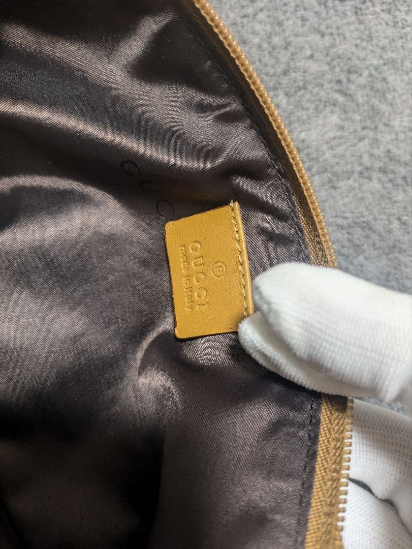 GUCCI アクセサリーポーチ　GG柄　バッグ