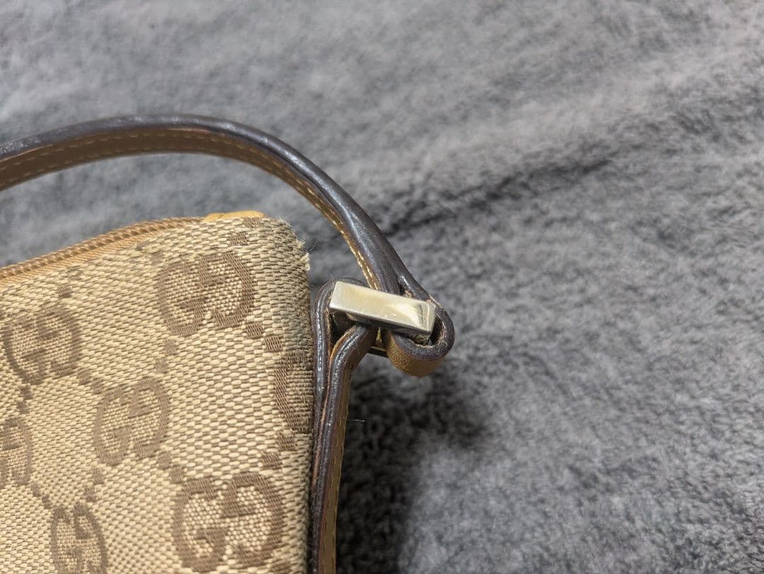 GUCCI アクセサリーポーチ　GG柄　バッグ