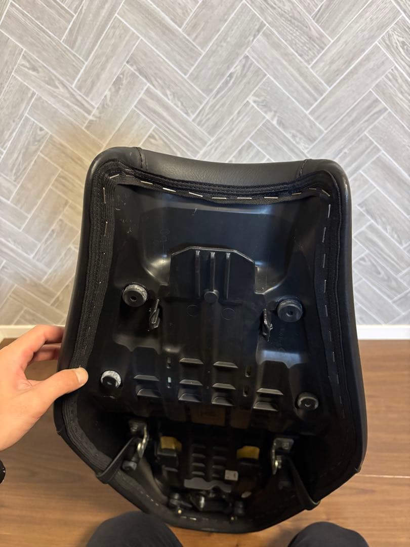 スクランブラー900 タンデムシート　純正カスタム