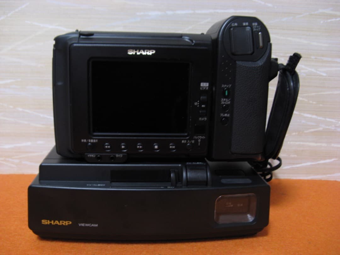 動作OK❗️☆のシャープの液晶8ミリビデオカメラ・VL-EL13