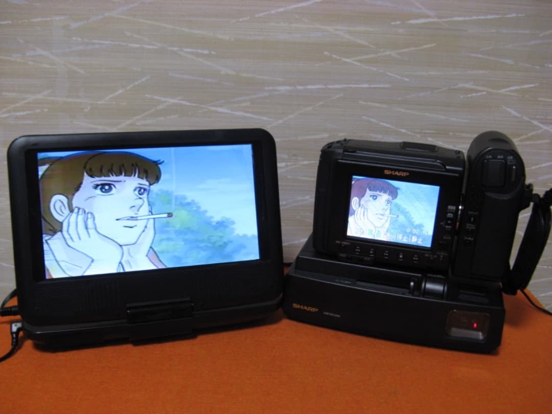 動作OK❗️☆のシャープの液晶8ミリビデオカメラ・VL-EL13