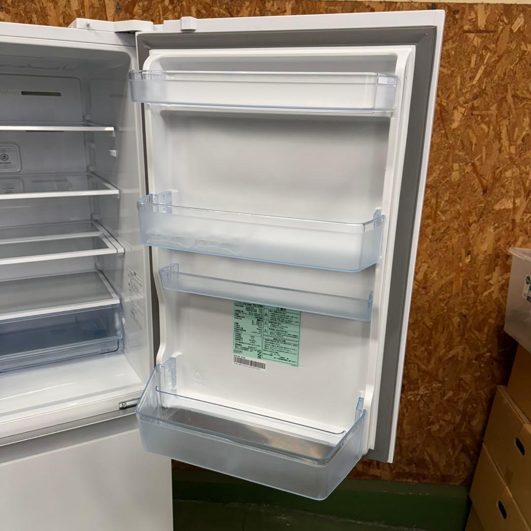 334 2025年製　大型冷蔵庫　300L強　小型　自動製氷　右開き　3ドア