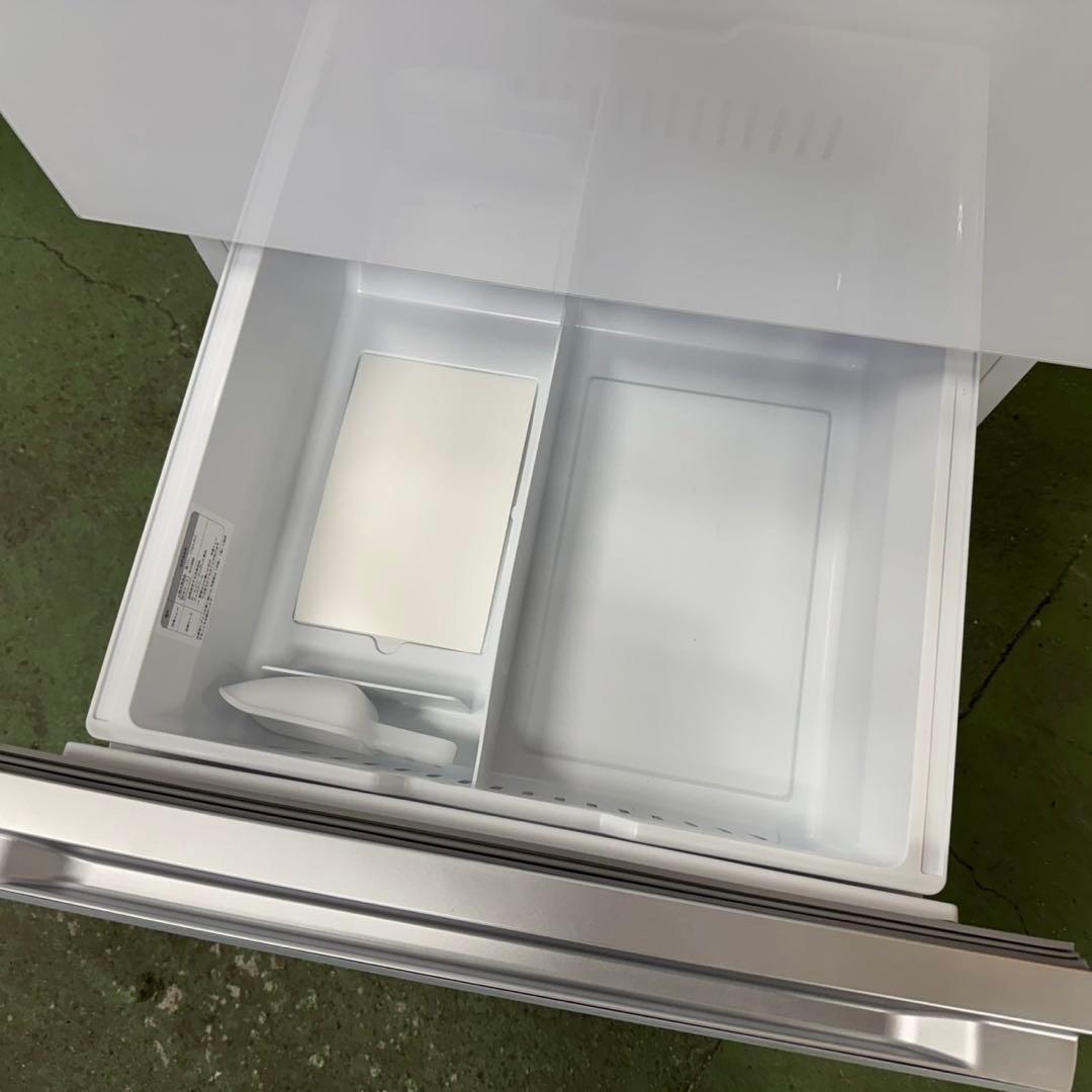 334 2025年製　大型冷蔵庫　300L強　小型　自動製氷　右開き　3ドア