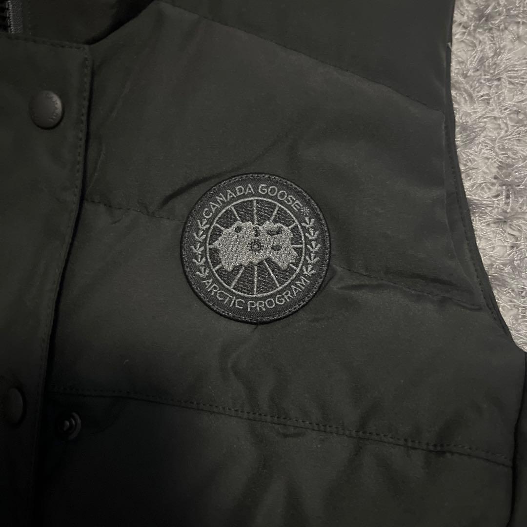 最終値下げ！  ブラックダウンベスト Mサイズ