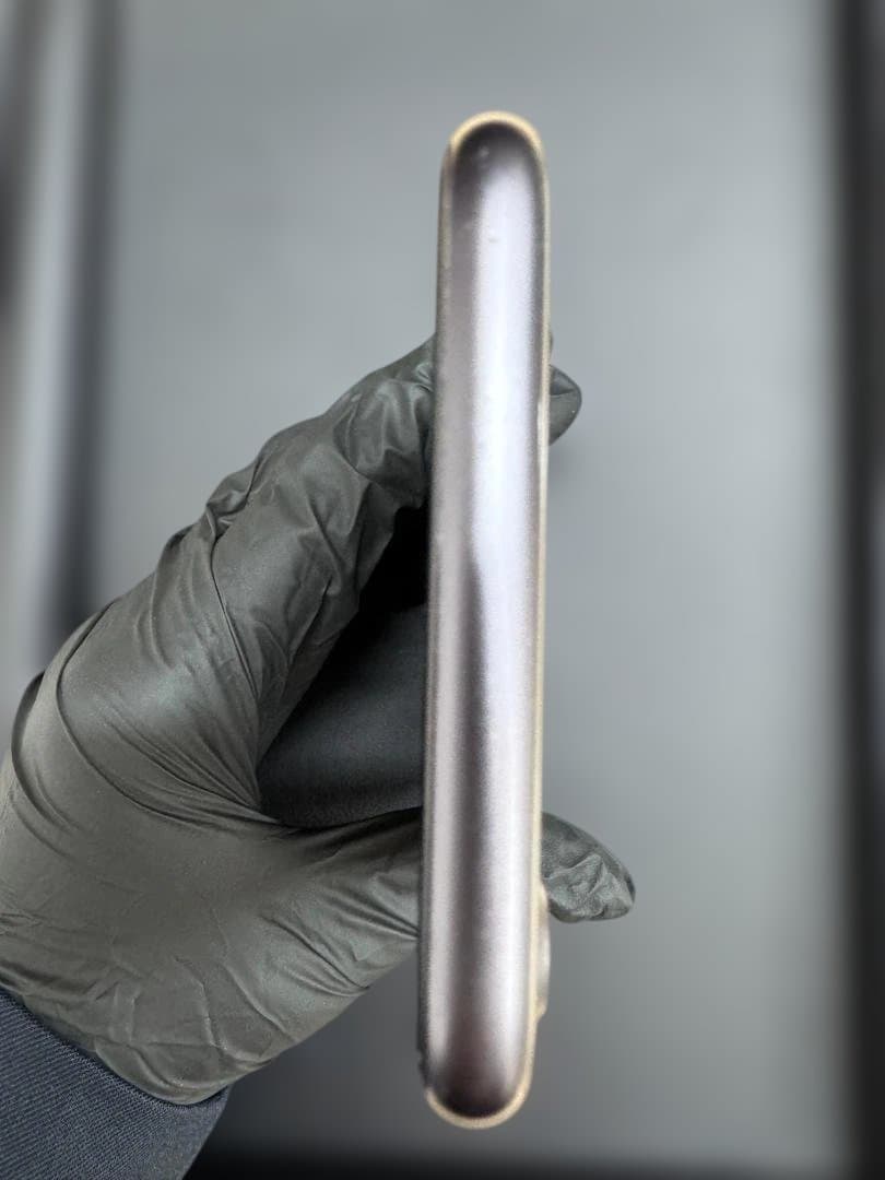 【auSIMフリー】iPhone 8 Space Gray 64GB 動作確認済