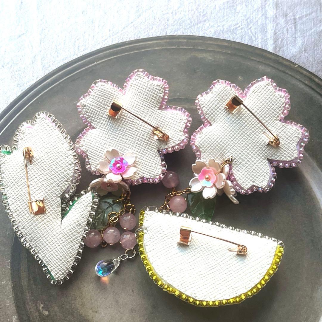 M.K.R.K⭐︎ 桜 ビーズ 刺繍 ブローチ ハンドメイドアクセサリー