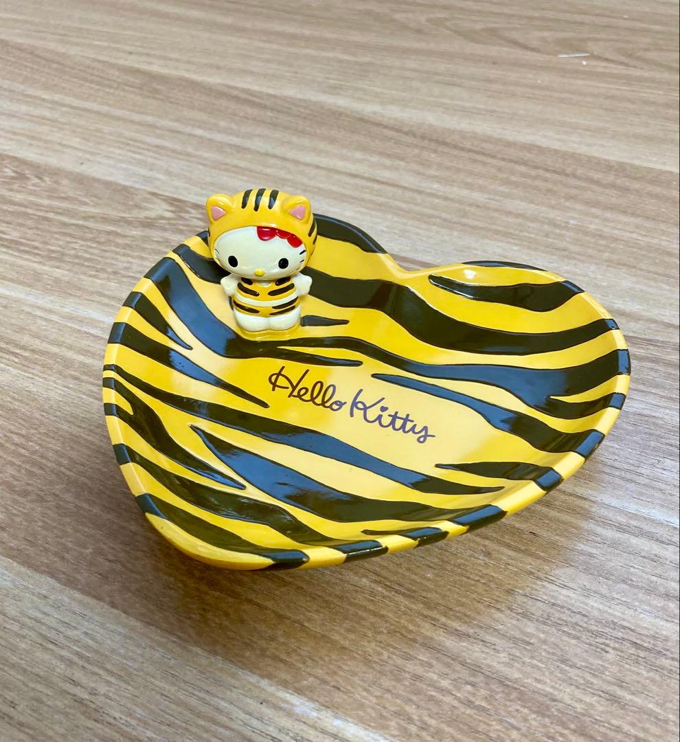 希少 サンリオ ハローキティ ハート型小物入れ ヒョウ柄キティちゃん2002年