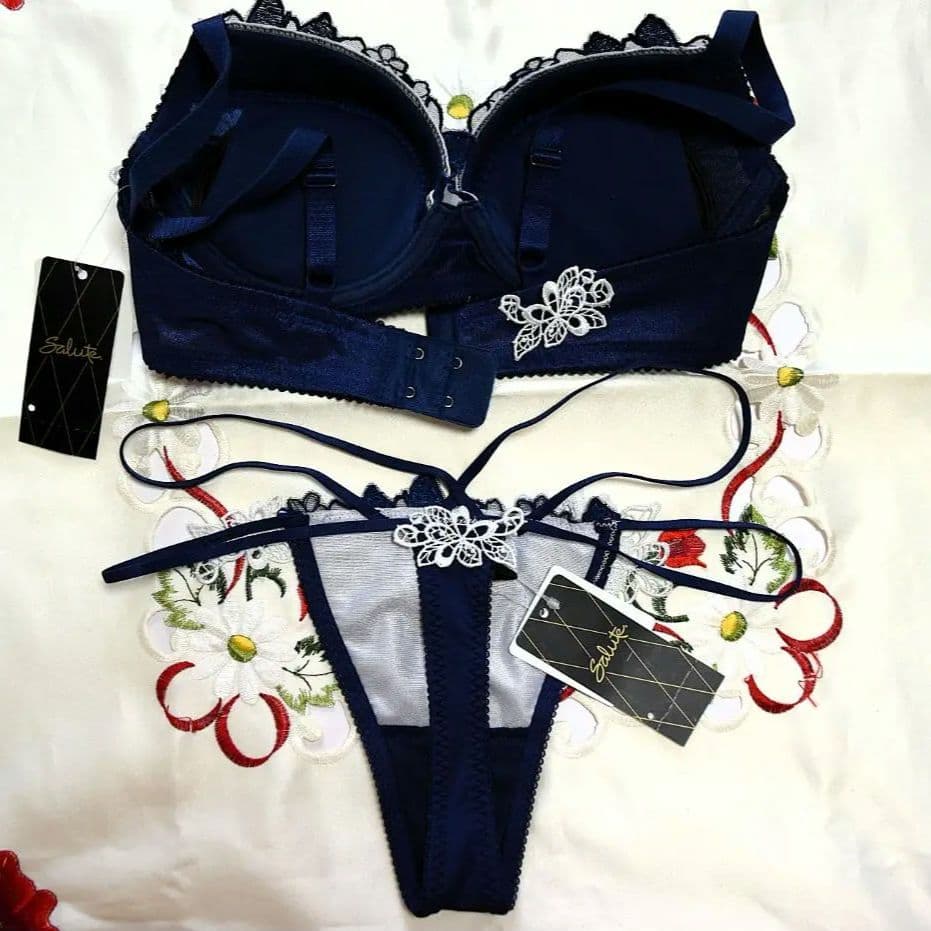 新品・タグ付き☆ワコール☆サルート☆プラダを着た悪魔☆ＫＯ☆Ｅ６５＆ソングＭ