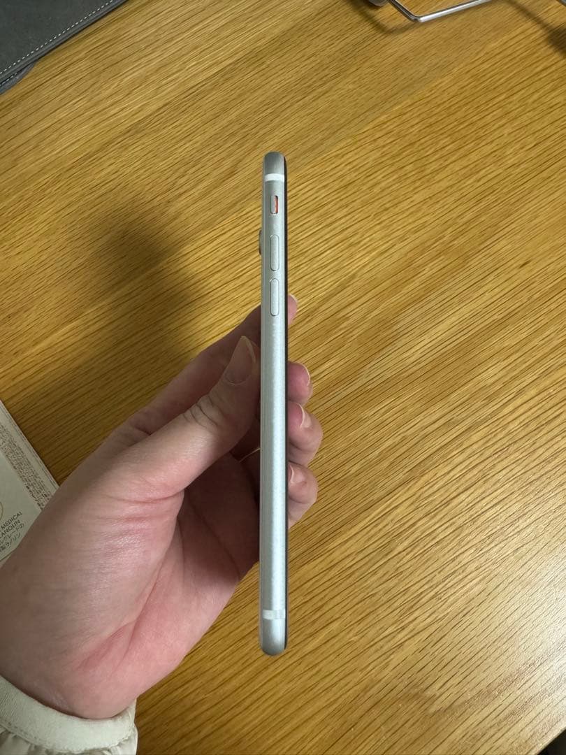 Apple iPhone SE 第2世代 ホワイト 128GB 本体のみ