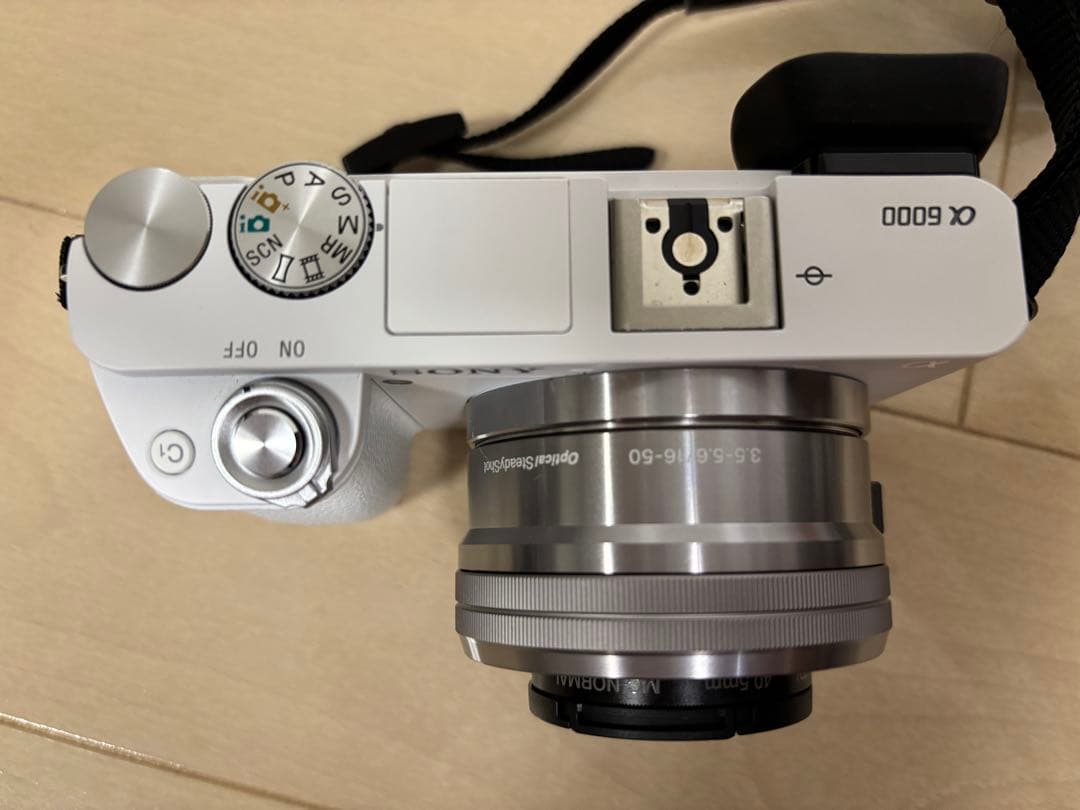 【Webb leen】SONYα6000ダブルズームレンズキット（白）