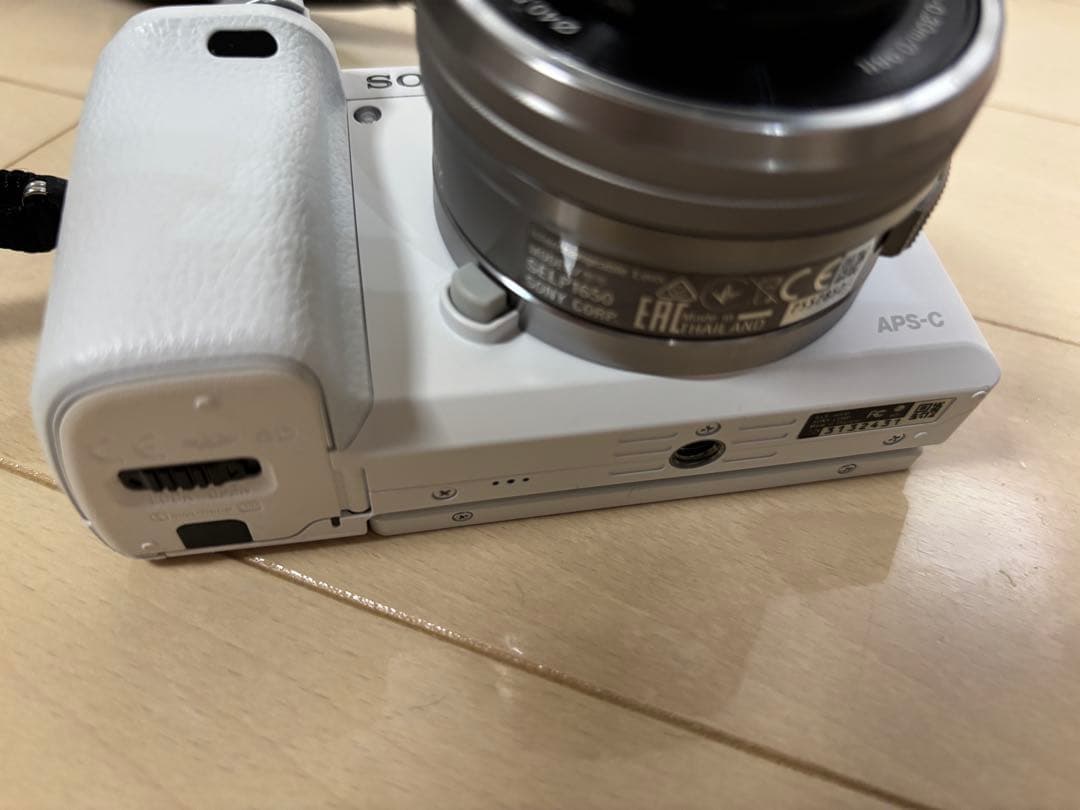 【Webb leen】SONYα6000ダブルズームレンズキット（白）