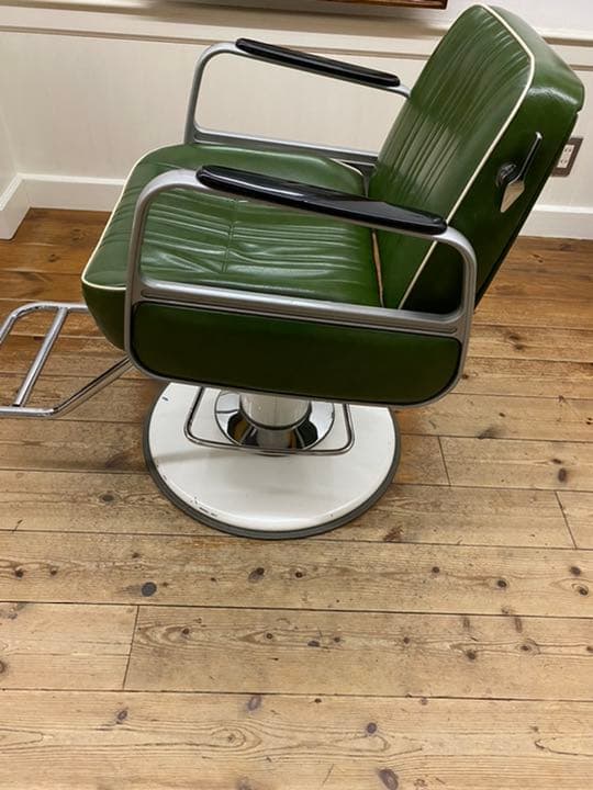 タカラベルモント　キャデラ　理美容椅子