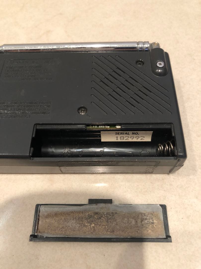 SONY ICF-SW22 ポケット短波ラジオ、ケース、専用アンテナ