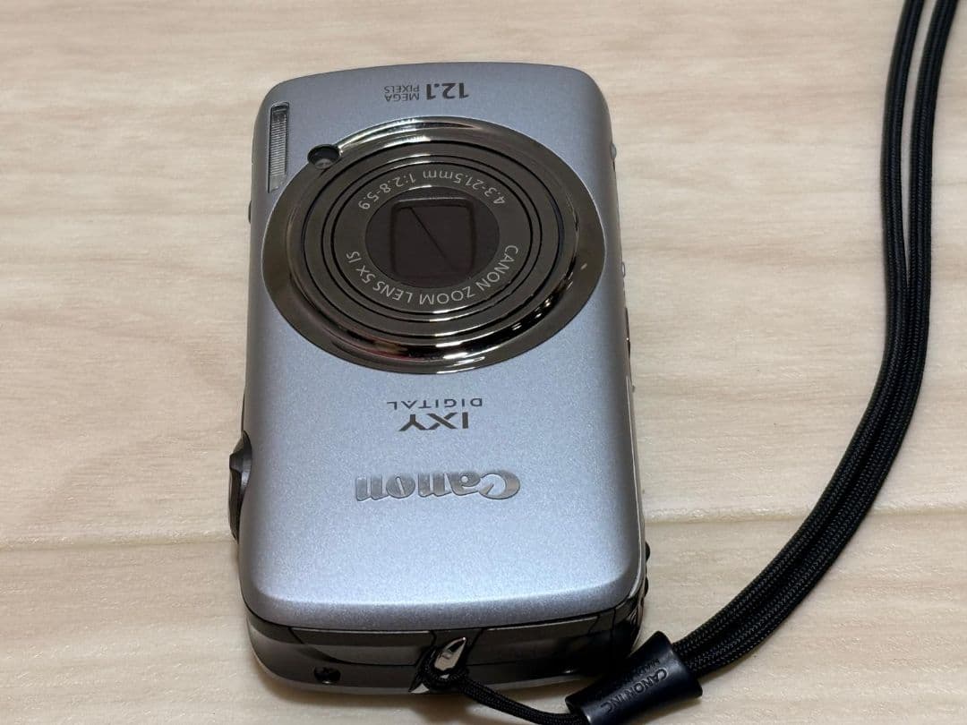 Canon IXY Digital 12.1メガピクセル PC1437