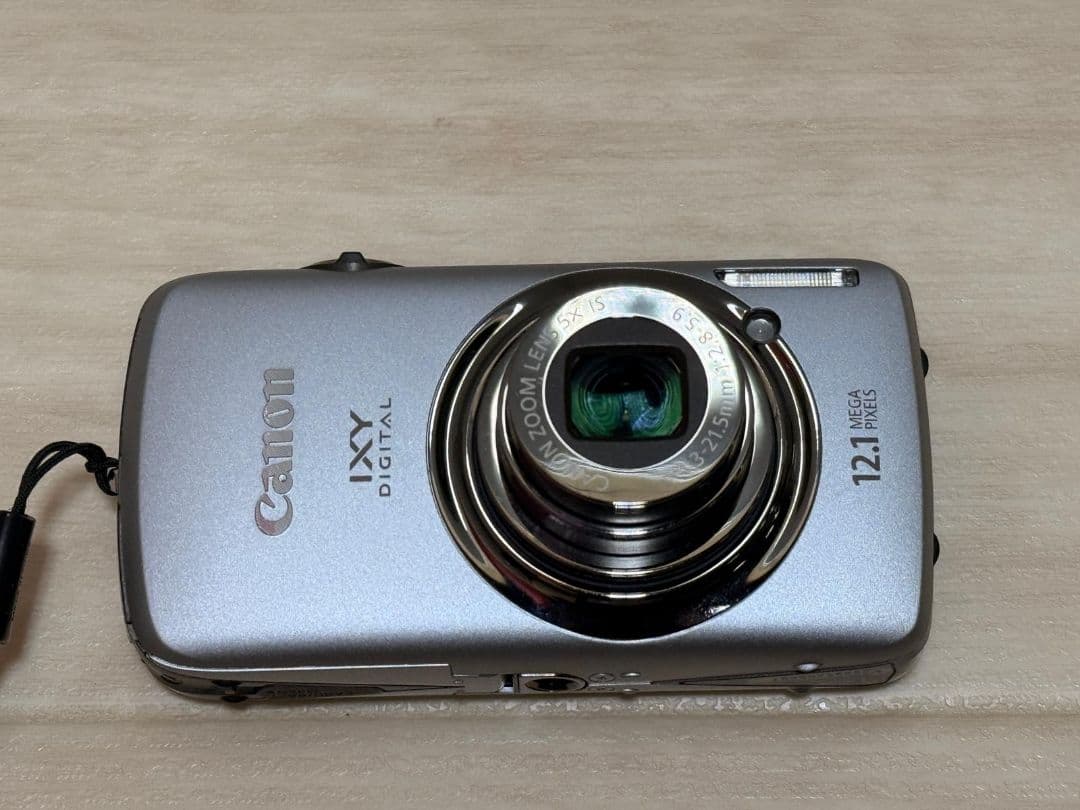 Canon IXY Digital 12.1メガピクセル PC1437