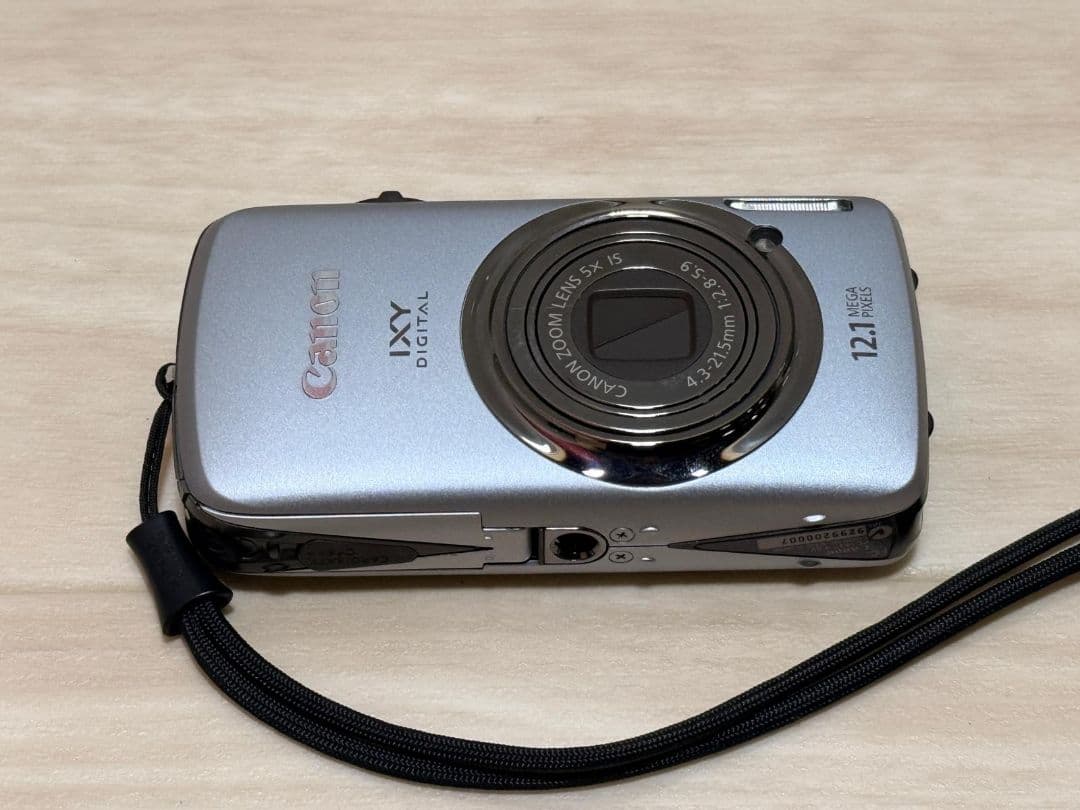 Canon IXY Digital 12.1メガピクセル PC1437
