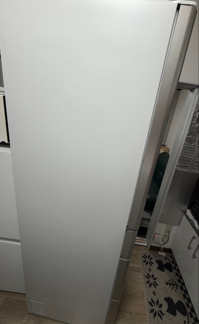 日立 ホワイト 冷蔵庫 LED照明付き