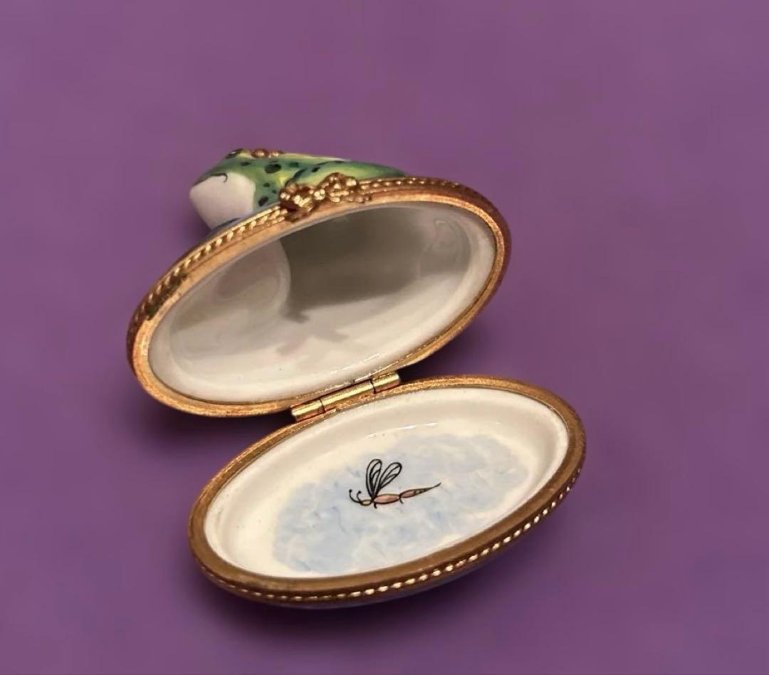 リモージュカエルの王子様小物入れ