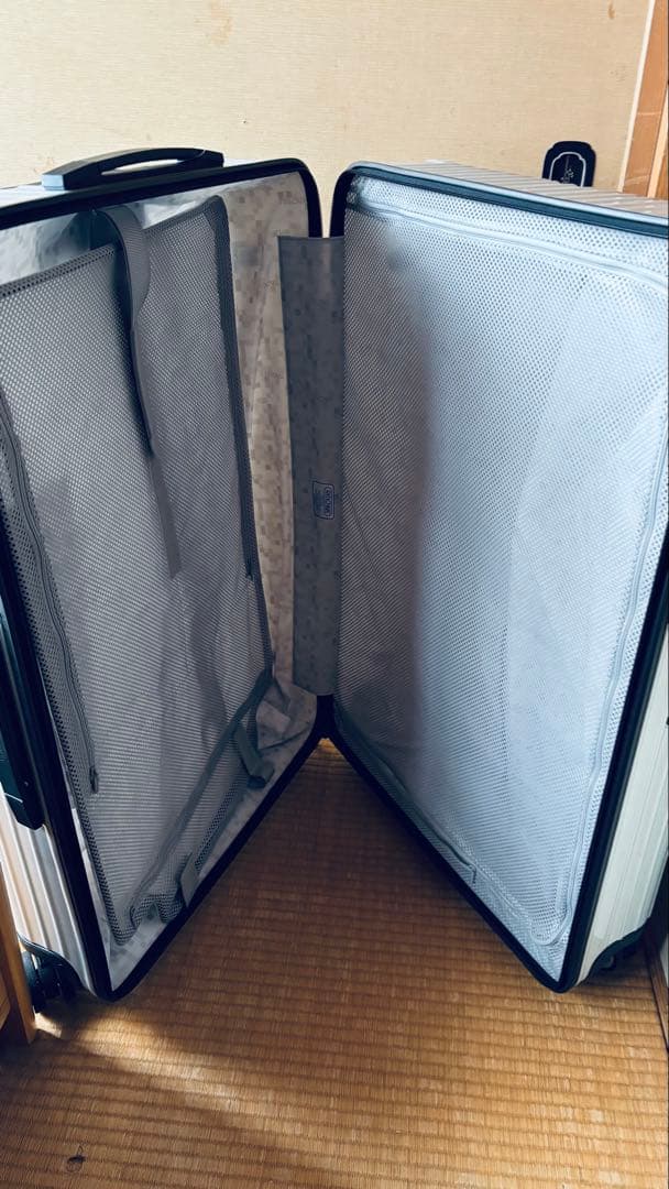 専用RIMOWA ポリカーボネート製スーツケース シルバー 大型