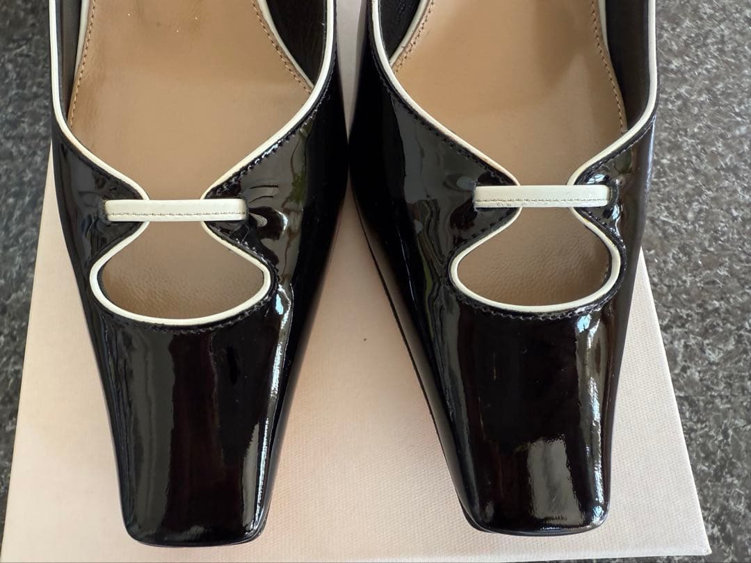 未使用　Sergio Rossi エナメル　パンプス　黒×白