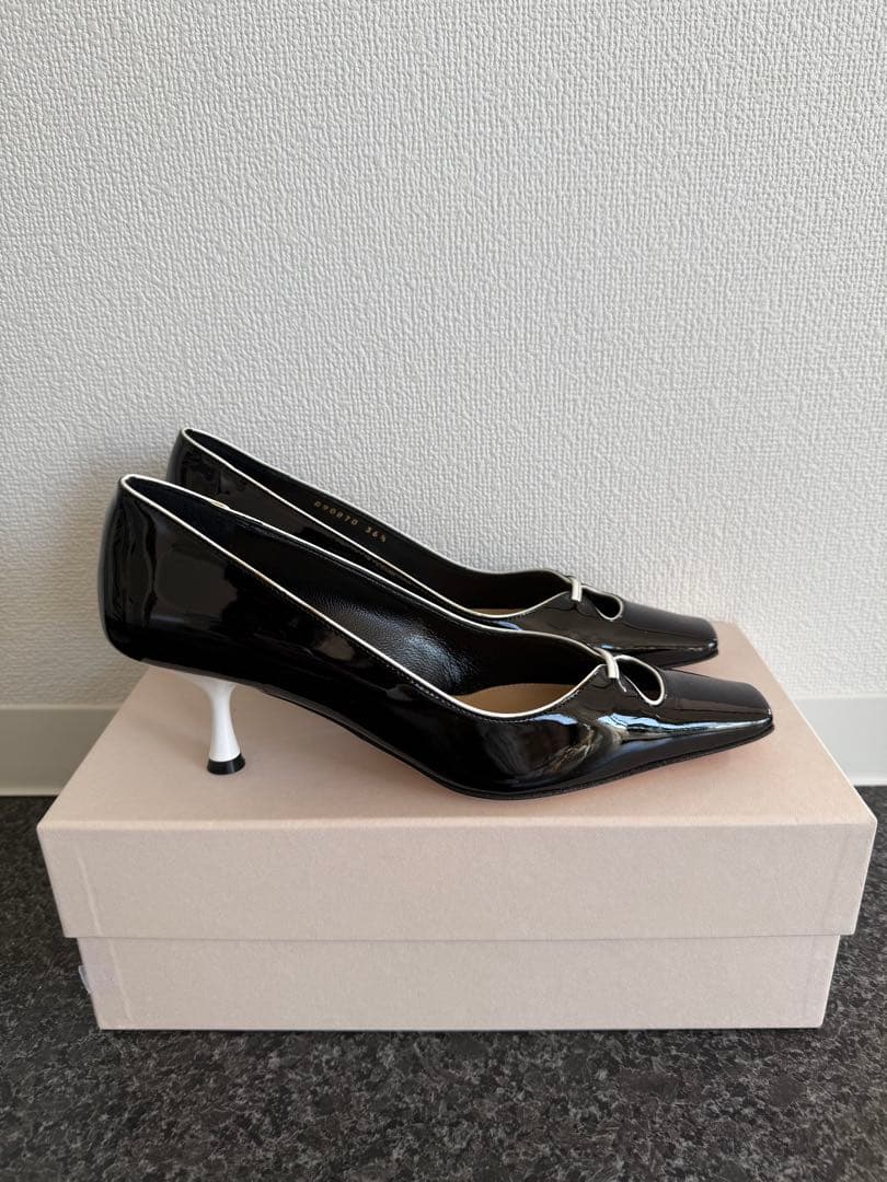 未使用　Sergio Rossi エナメル　パンプス　黒×白