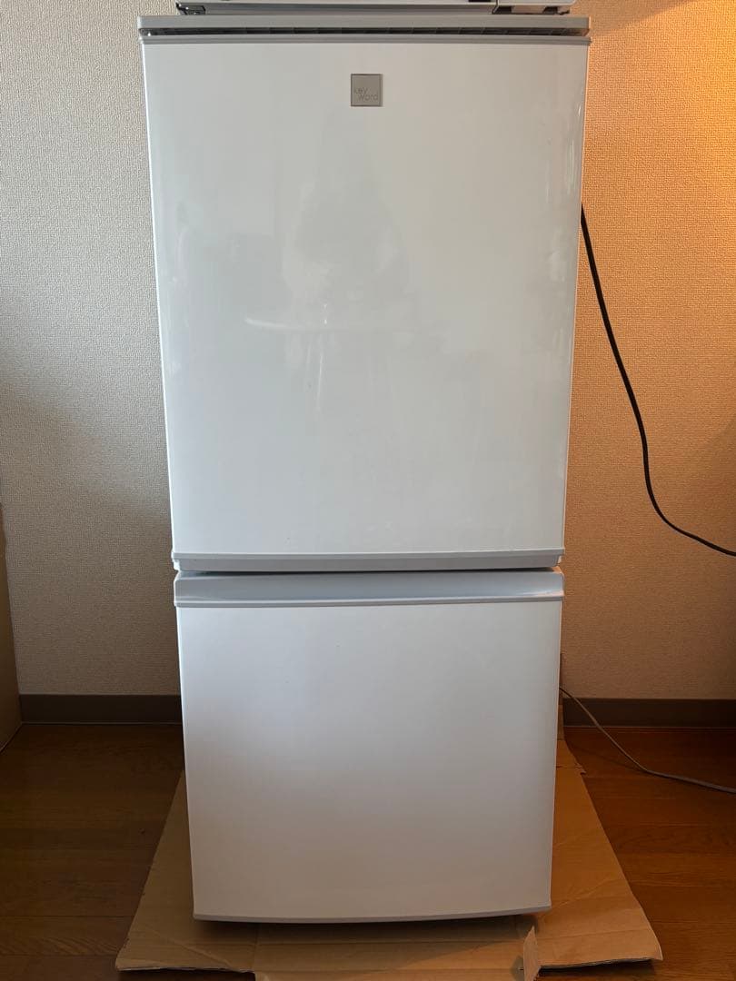 一人暮らし　冷蔵庫　ホワイト　SHARP 137L SJ-14E6