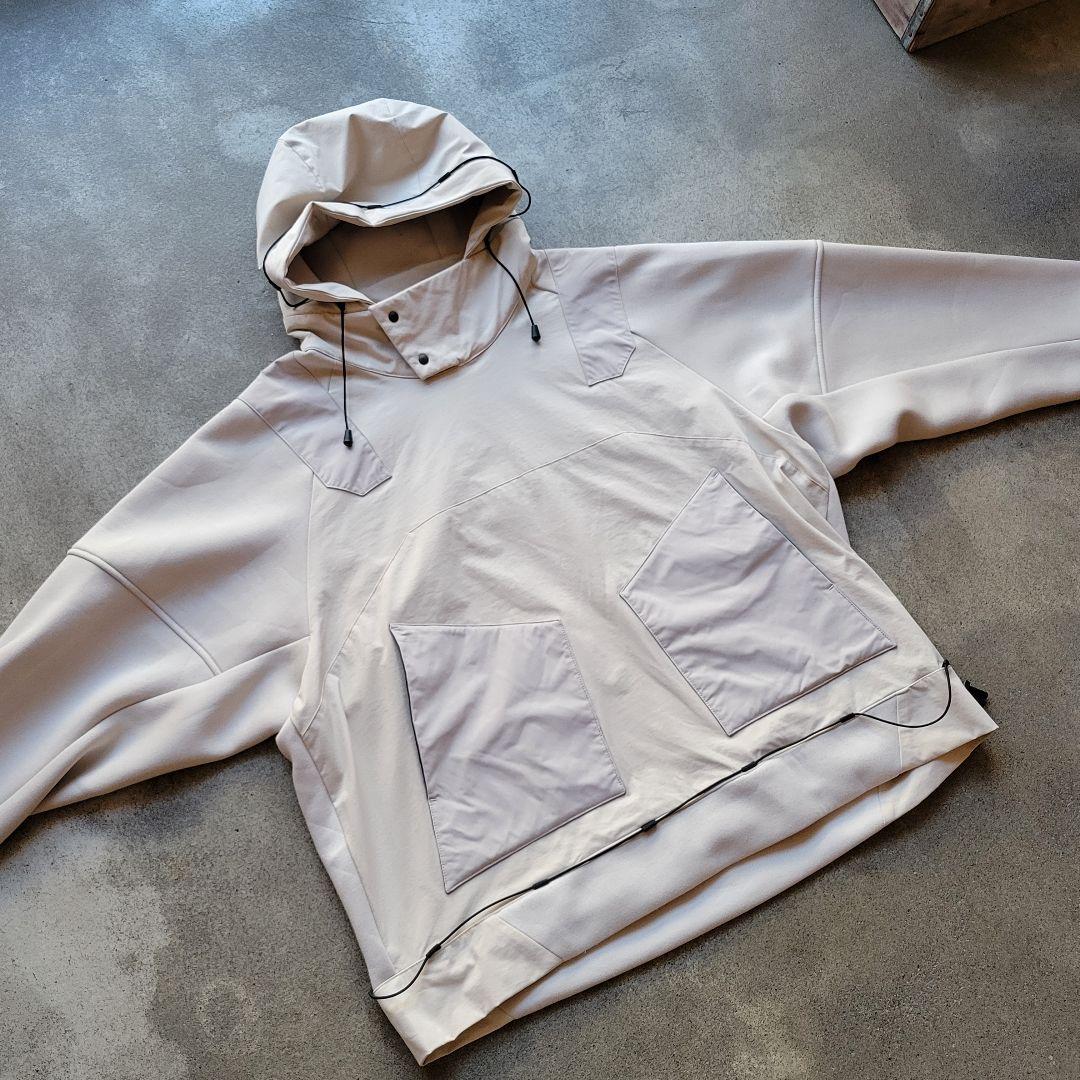 ぴのこ様MAISON SPECIAL テック素材コンビネーションプルオーバー