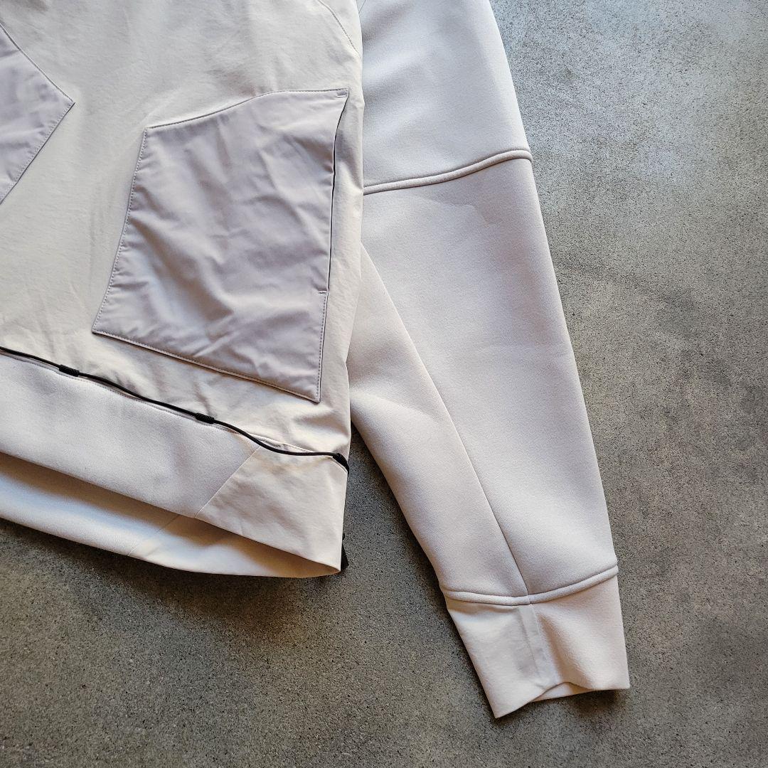 ぴのこ様MAISON SPECIAL テック素材コンビネーションプルオーバー