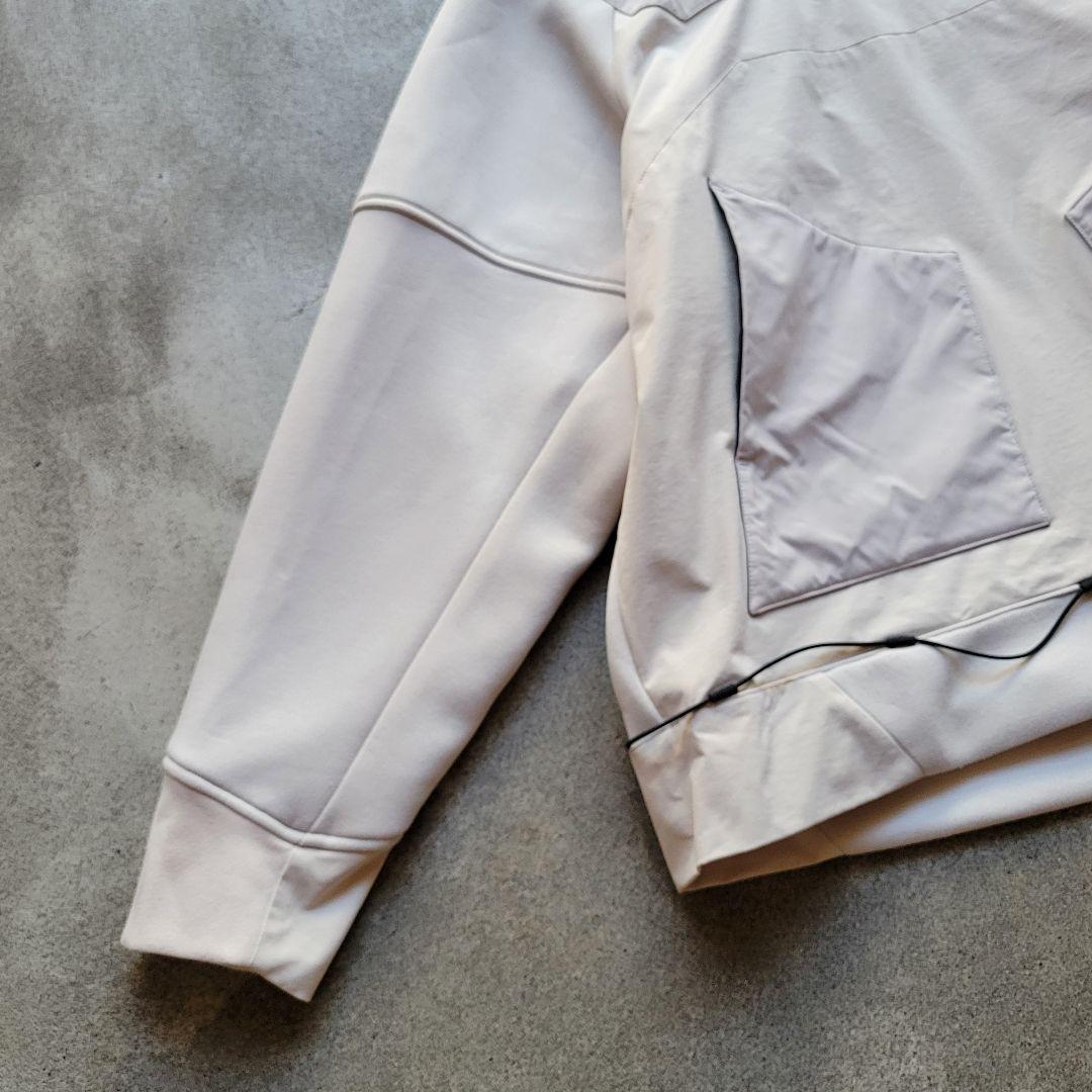 ぴのこ様MAISON SPECIAL テック素材コンビネーションプルオーバー