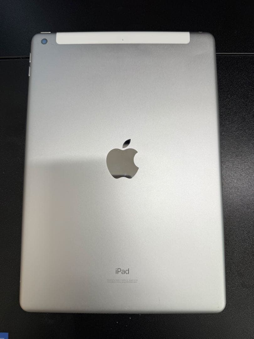 Apple iPad 第7世代32GB au版　美品