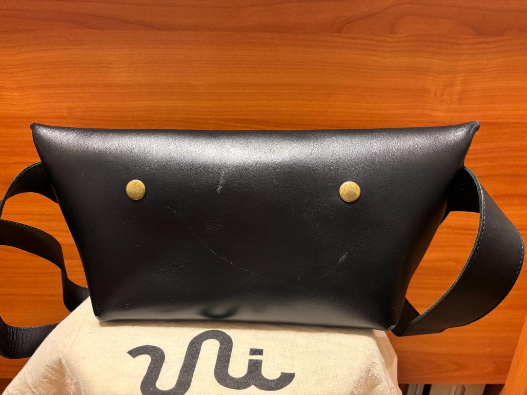 Uni&co. ユニ＆コーxsサイズ人気色ブラック メッセンジャー レザー