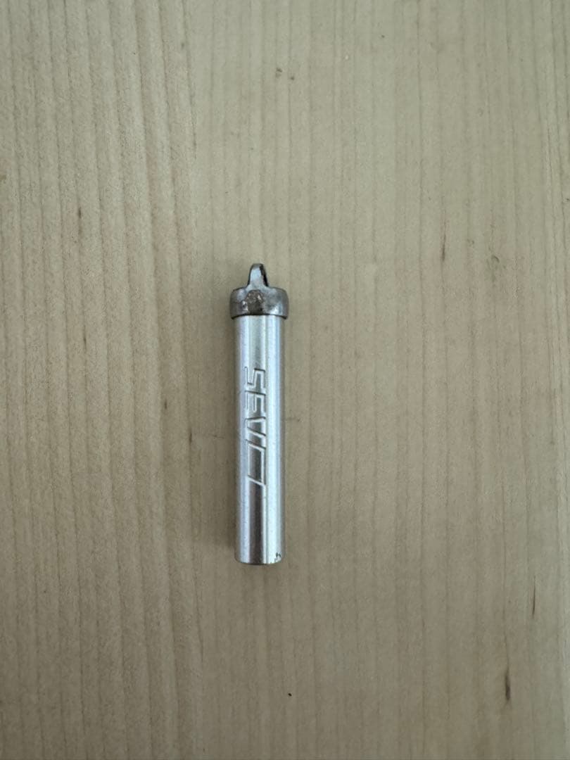 SEV メタルパーチカルV2 ネックレス