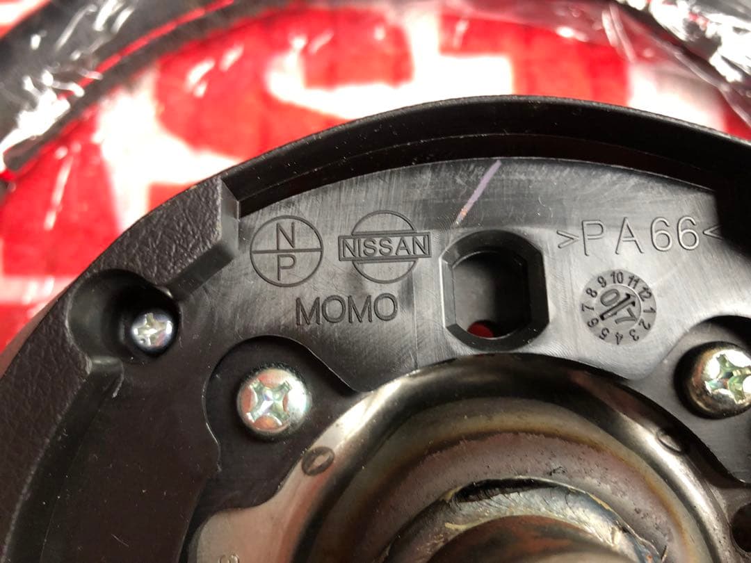 美品！E11型ノート オプションMOMOステアリング