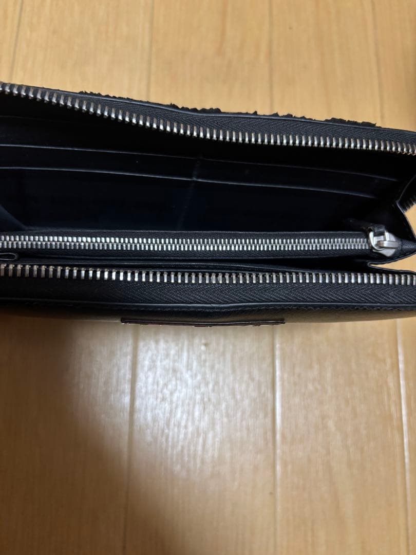 FENDI フェンディー　長財布　メンズ　ジップ　黒