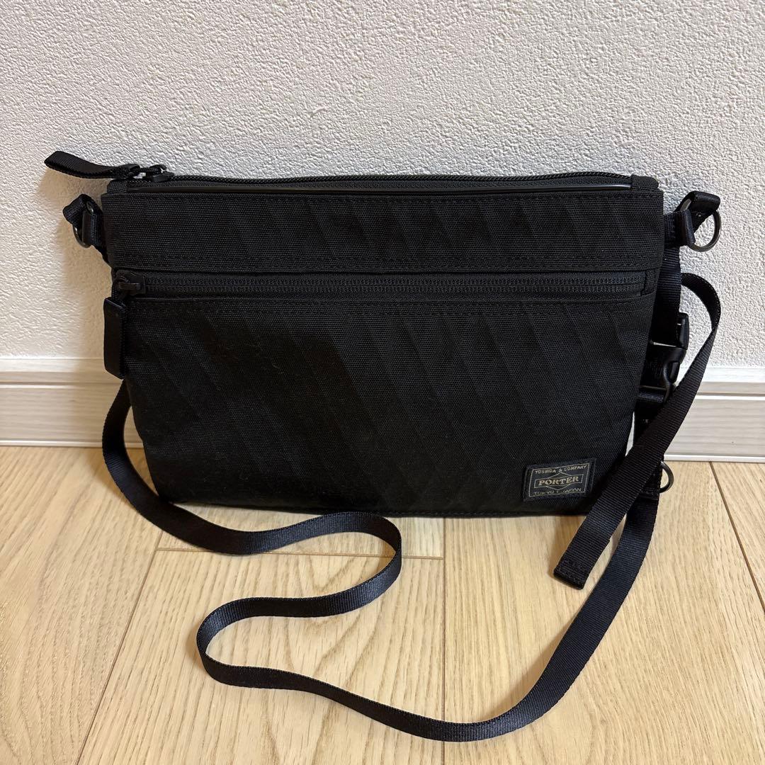 【美品】定価27,500 PORTER ポーター ハイブリッド サコッシュ　黒